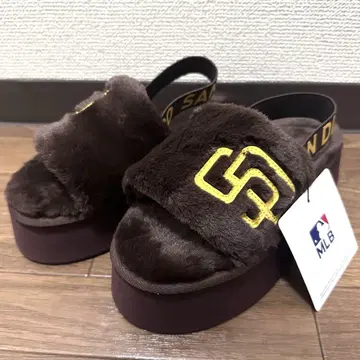 새상품 미사용 MLB 복슬복슬 퍼 샌들 야구 메이저 파드레스 L