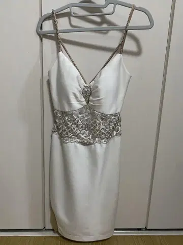 화이트 비즈 자수 슬립 드레스