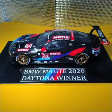 nunu 1/24 BMW M8 GTE 2020 데이토나 우승 완성품