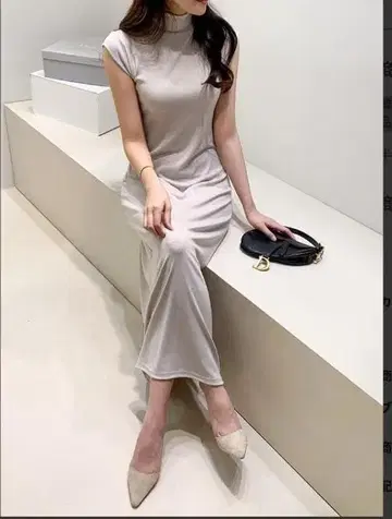 미사용 새상품 베이지 원피스