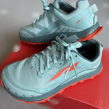 ALTRA LONE PEAK 6