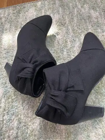 베리코코 블랙 리본 포함 스웨이드 느낌 부티