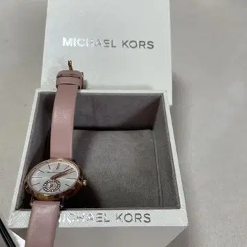 MICHAEL KORS 핑크 손목시계 박스 포함