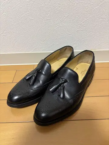 로이드풋웨어 Lloyd Footwear 태슬 장식 블랙 로퍼 7E