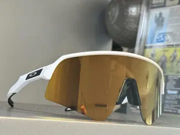 OAKLEY 오클리 수트로 라이트 스윕