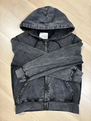 다크 그레이 후드 부착 후드티