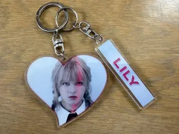 릴리 LILY 하트형 아크릴 키링