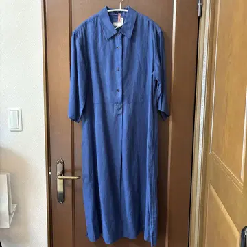 마가렛호웰 카라 부착 린넨 롱 원피스