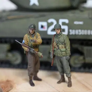 1/35 미군 완성품 2체 세트
