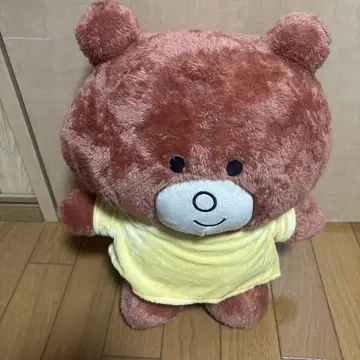브라운 곰 봉제 인형 ( 옐로우 컬러 의류 부착 )