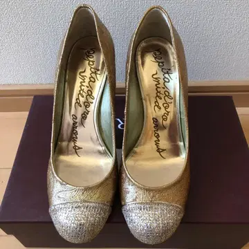 펌프스 골드 라메 엠보싱 가공 유나이티드 애로우즈 포멀