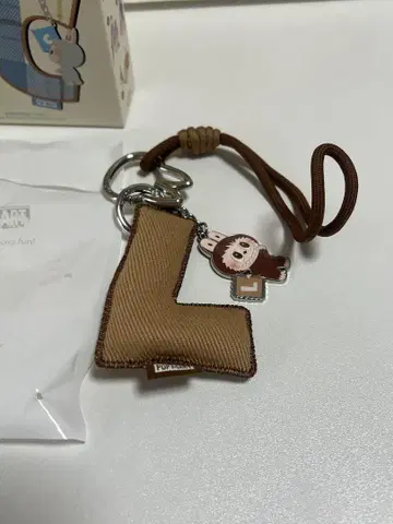 LABUBU PIN FOR LOVE 팝마트 펜던트 [ L ]