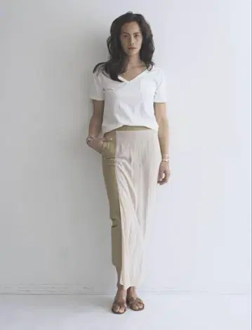 SEA rie VINTAGE V넥 TEE