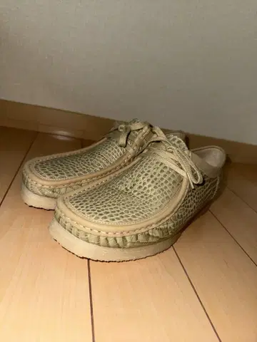 라이트 그린 크로커다일풍 Clarks 클락스 왈라비 UK8