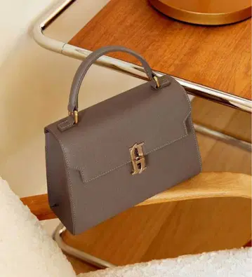 j.estina 사첼백