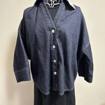 ZARA 다크 네이비 데님 자켓 버튼 포함