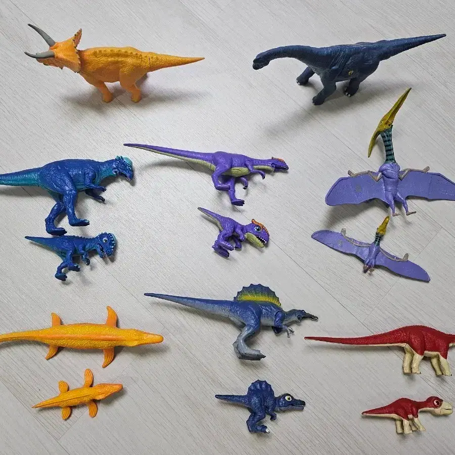 Dino Mecard Double Figure and other bulk items