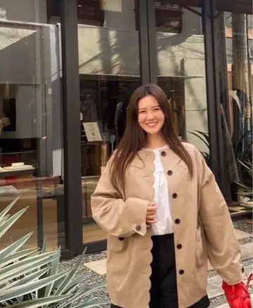 로지몬스터 노카라 말 스캘럽 트렌치코트