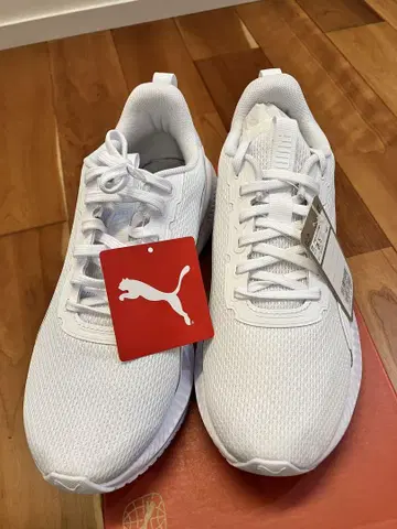 [ 새상품 ] Puma 화이트 스니커즈 25.5cm
