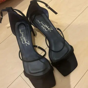 루타론 뮬 샌들