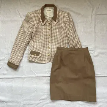 비비드 부티크 하나에모리 스커트 수트 셋업 펄 버튼