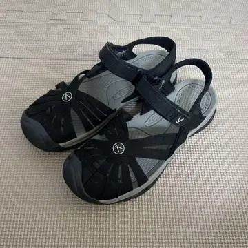 KEEN 우먼 로즈 샌들 23.5cm