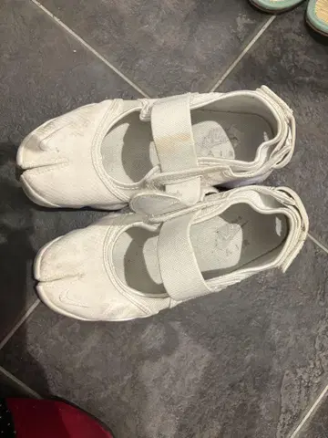 에어리프트 화이트