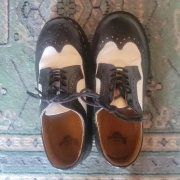 Dr.Martens3989 BROGUE BEX BLACK&WHITE