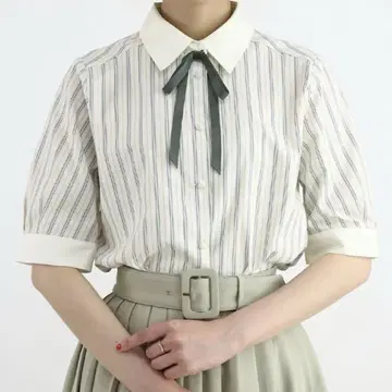 새상품급 핀트 타이 포함 멀티 스트라이프 클레릭 5부 소매 셔츠 그린