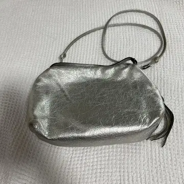 실버 합성 피혁 백