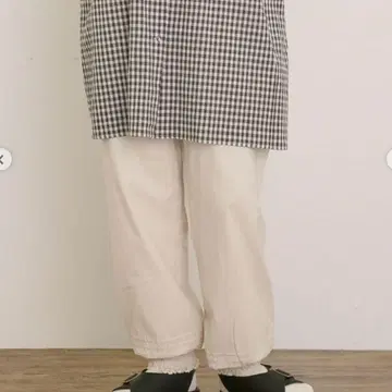 사만사 모스모스 면린넨 밑단 개더 레이스 팬츠 아이보리