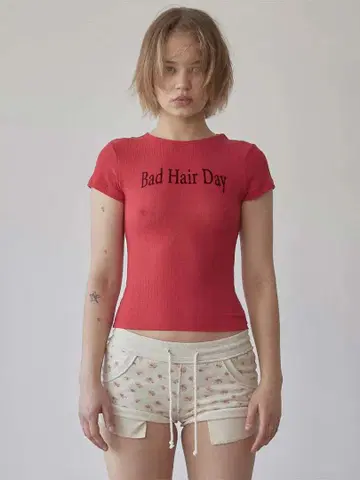 sculptor Bad Hair Day 반팔 T셔츠 레드