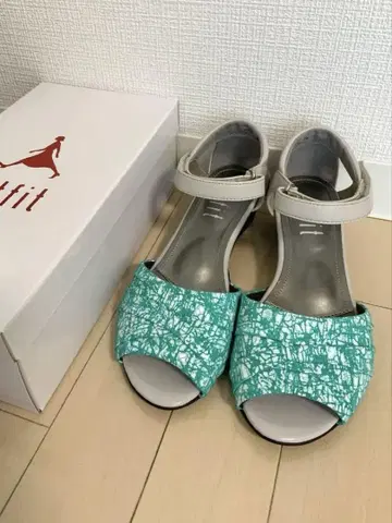 fitfit 샌들