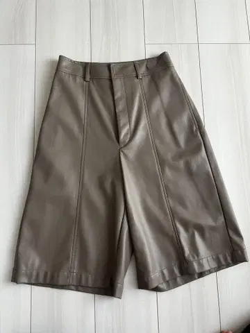 가죽 하프 팬츠 합성 피혁 size36