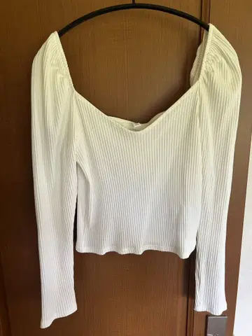 H&M 오프숄더 긴팔 상의