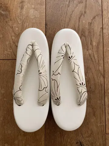 새상품 천연 가죽 조리 아이보리색 24cm L