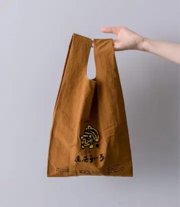 이아파피요네 토라야 우이로 x ear 콜라보 에코백