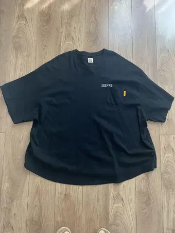SEESEE SUPER BIG ROUND SS POCKET TEE 블랙