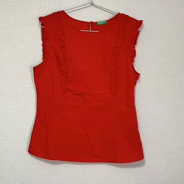 새상품급 [ BENETTON ] 프릴 달린 슬리브리스 상의 레드M사이즈