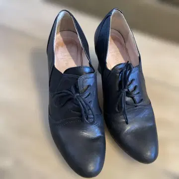 블랙 레이스업 슈즈 가죽