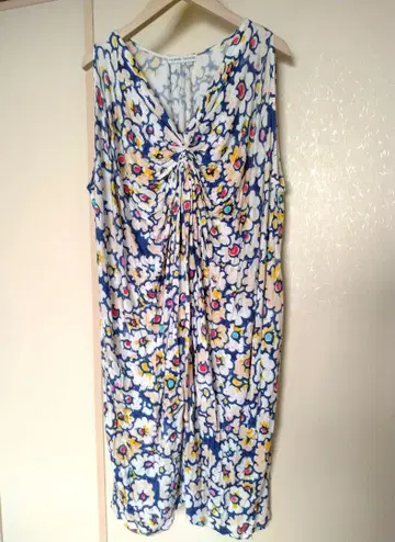 츠모리치사토 플라워 무늬 슬리브리스 원피스 꽃무늬