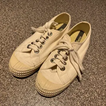 NOVESTA 노베스타 캔버스 스니커즈 화이트