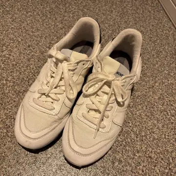 NOVESTA (노베스타) MARATHON CLASSIC 36 스니커즈