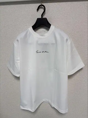 화이트 자수 T셔츠