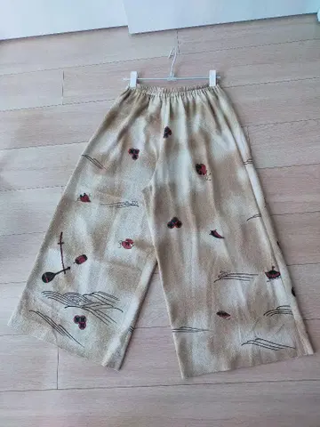 시선당 베이지 팬츠