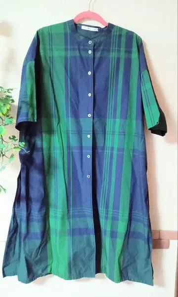 펠리시모 그린과 네이비 체크 반팔 셔츠 원피스 (한 번 사용)