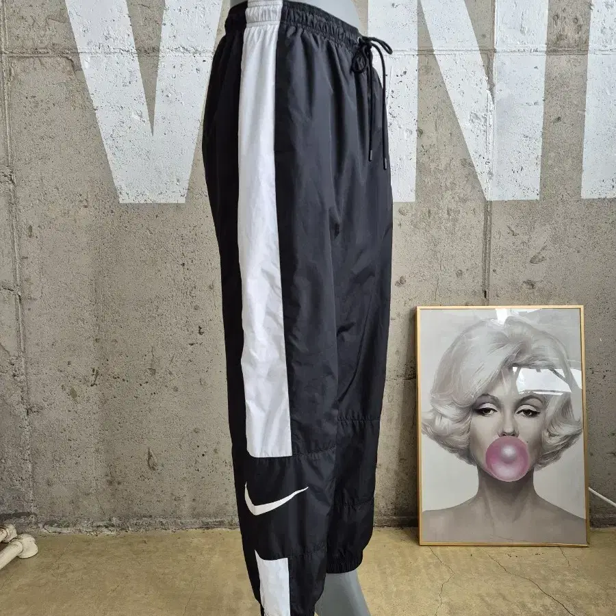 MZ STAR GLITTER PANTS(BLACK) Luvistrue #러브이즈트루,#조거