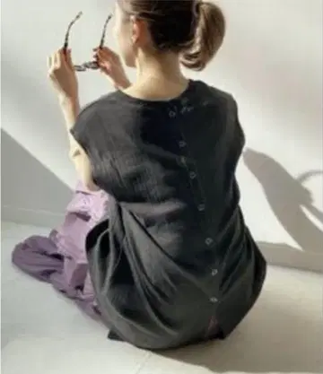 이에나 슬리브리스 티셔츠