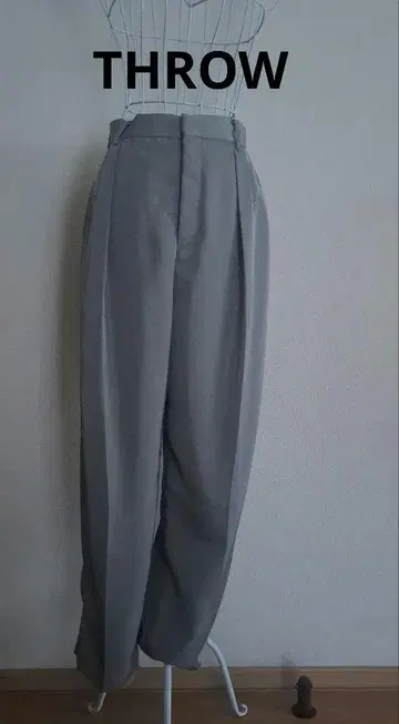 THROW 와이드 턱 트라우저 팬츠 그레이
