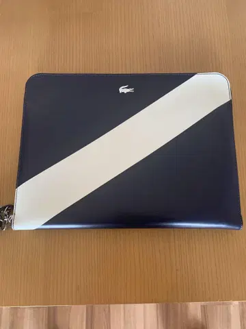 레어 새상품급 LACOSTE 라코스테 클러치백 L!VE 시리즈